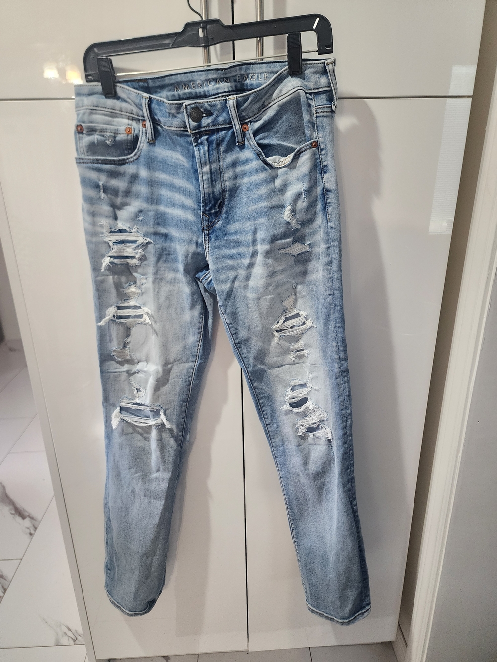 American Eagle Outfitters Light Blue Distressed Boyfriend Jeans